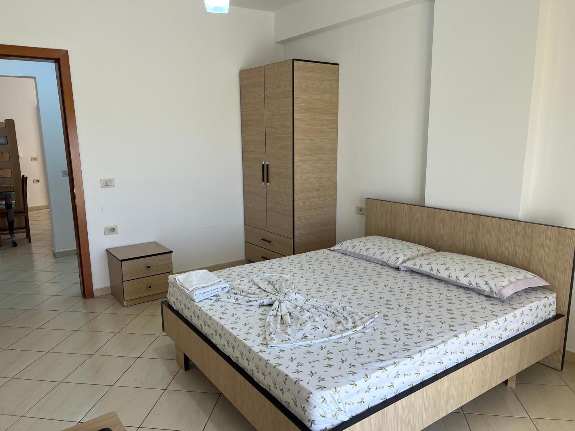 Hotel Celaj Vlorë 外观 照片