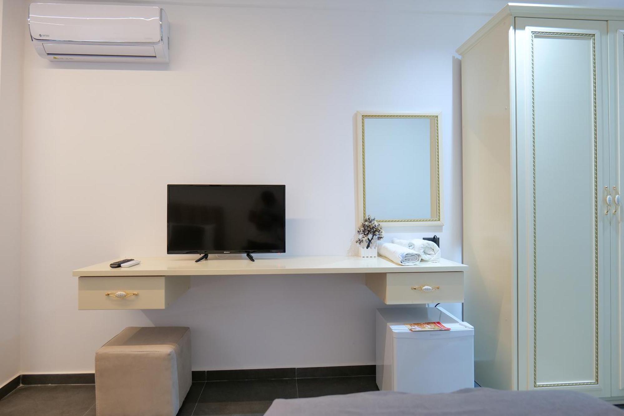 Hotel Celaj Vlorë 外观 照片