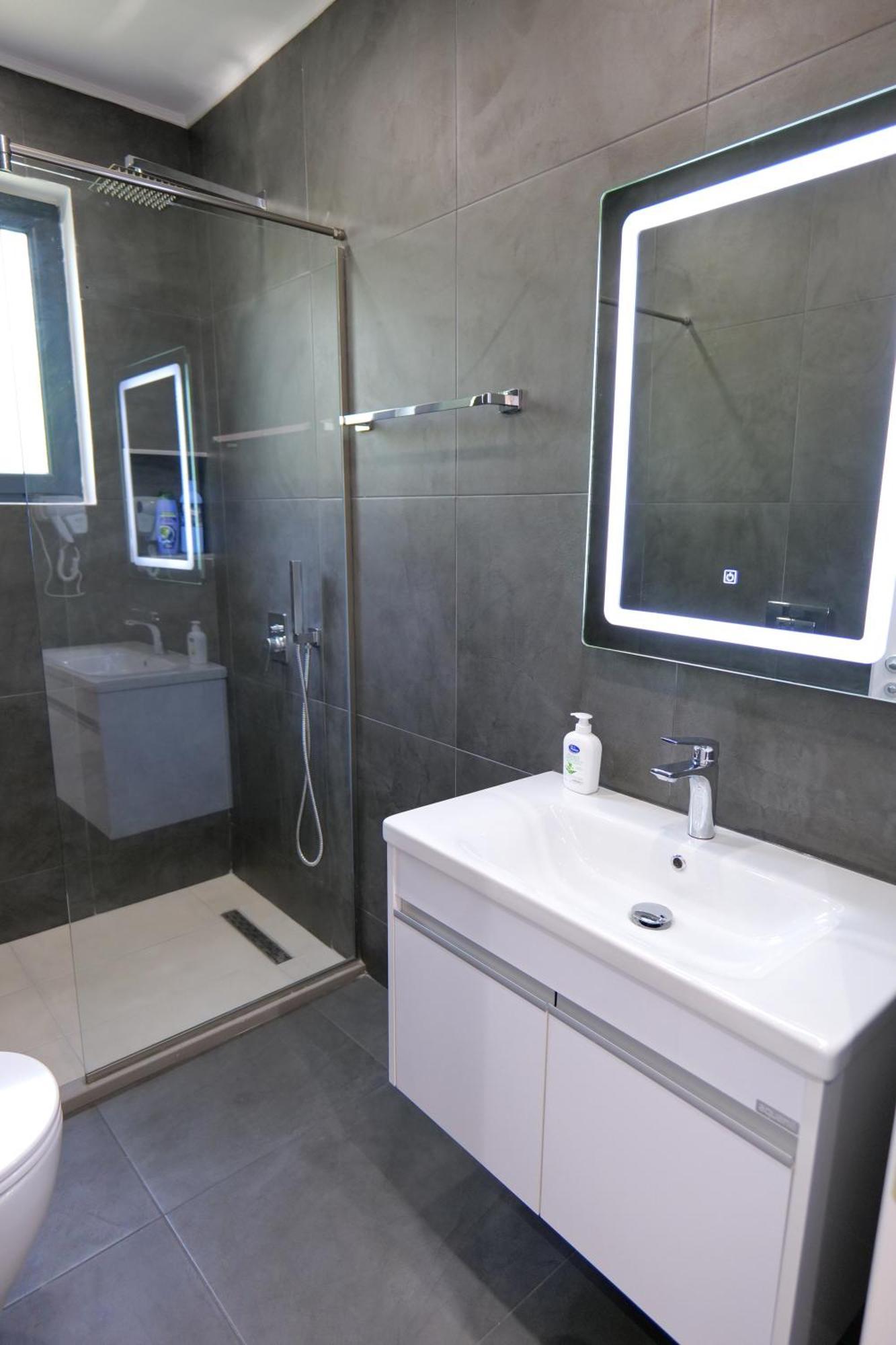 Hotel Celaj Vlorë 外观 照片