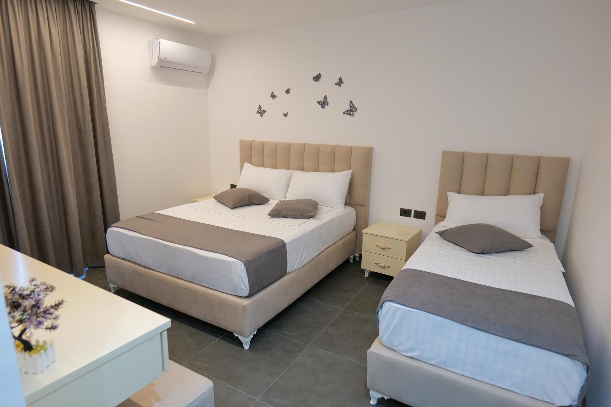 Hotel Celaj Vlorë 外观 照片