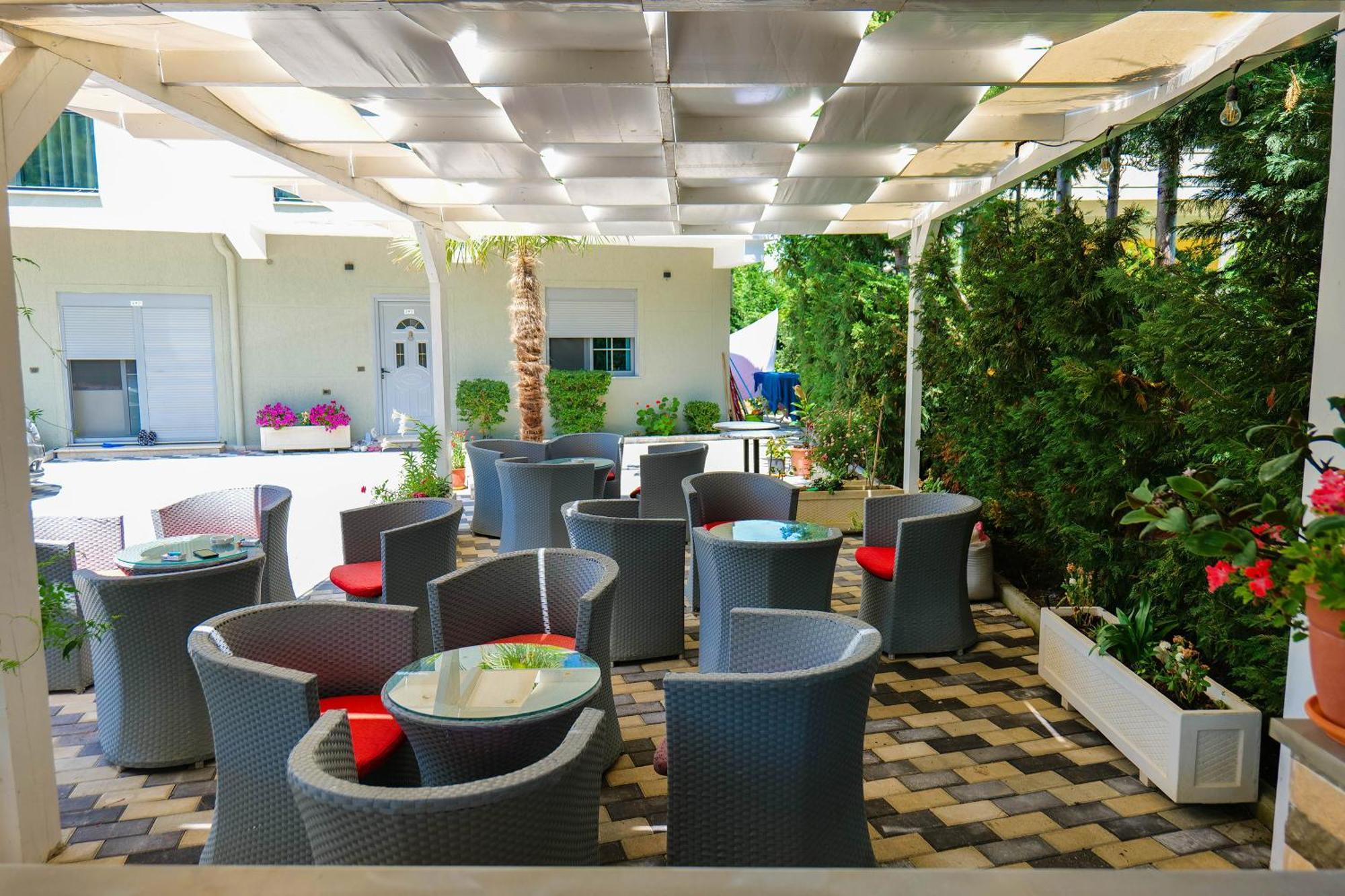 Hotel Celaj Vlorë 外观 照片