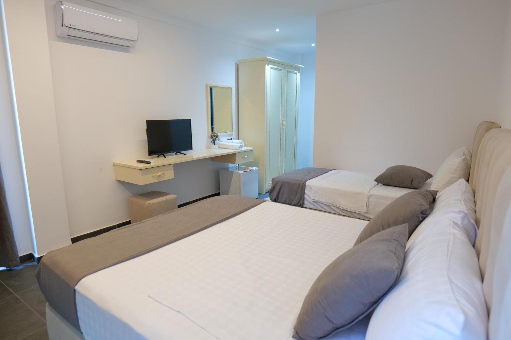 Hotel Celaj Vlorë 外观 照片