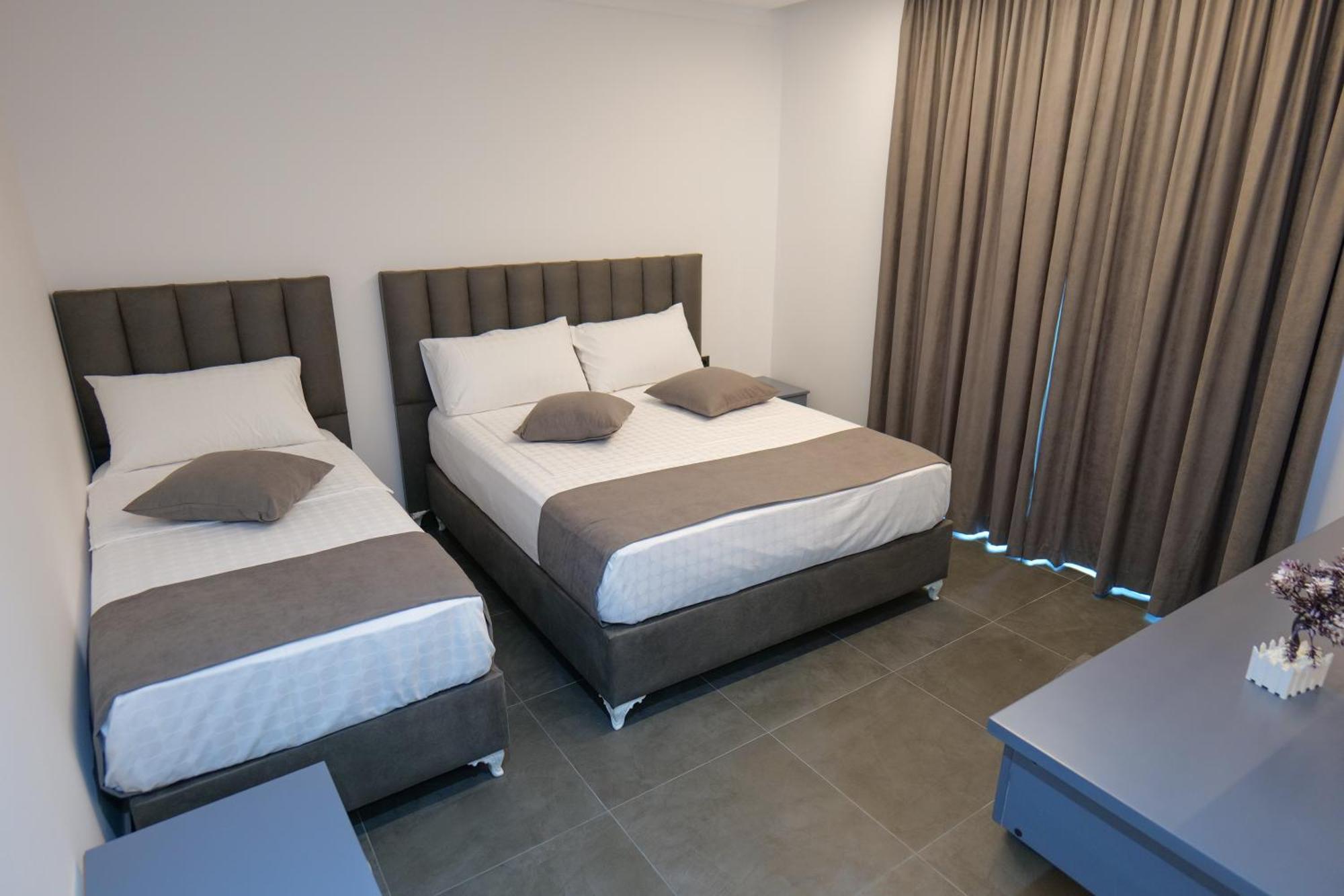 Hotel Celaj Vlorë 外观 照片
