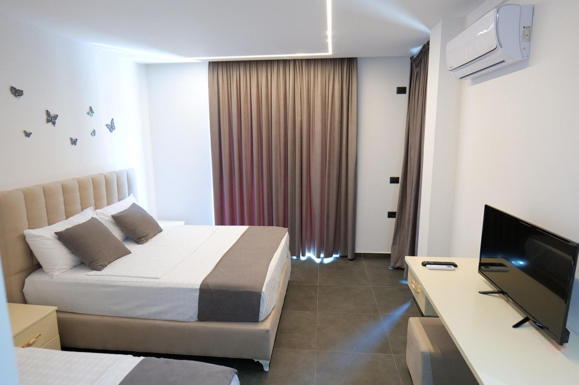 Hotel Celaj Vlorë 外观 照片