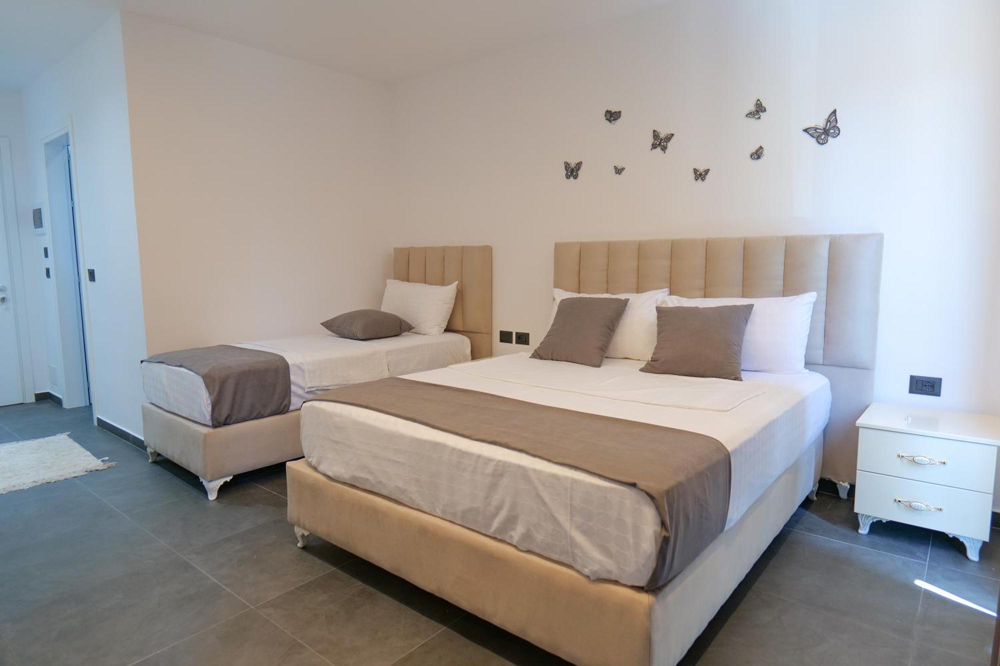 Hotel Celaj Vlorë 外观 照片