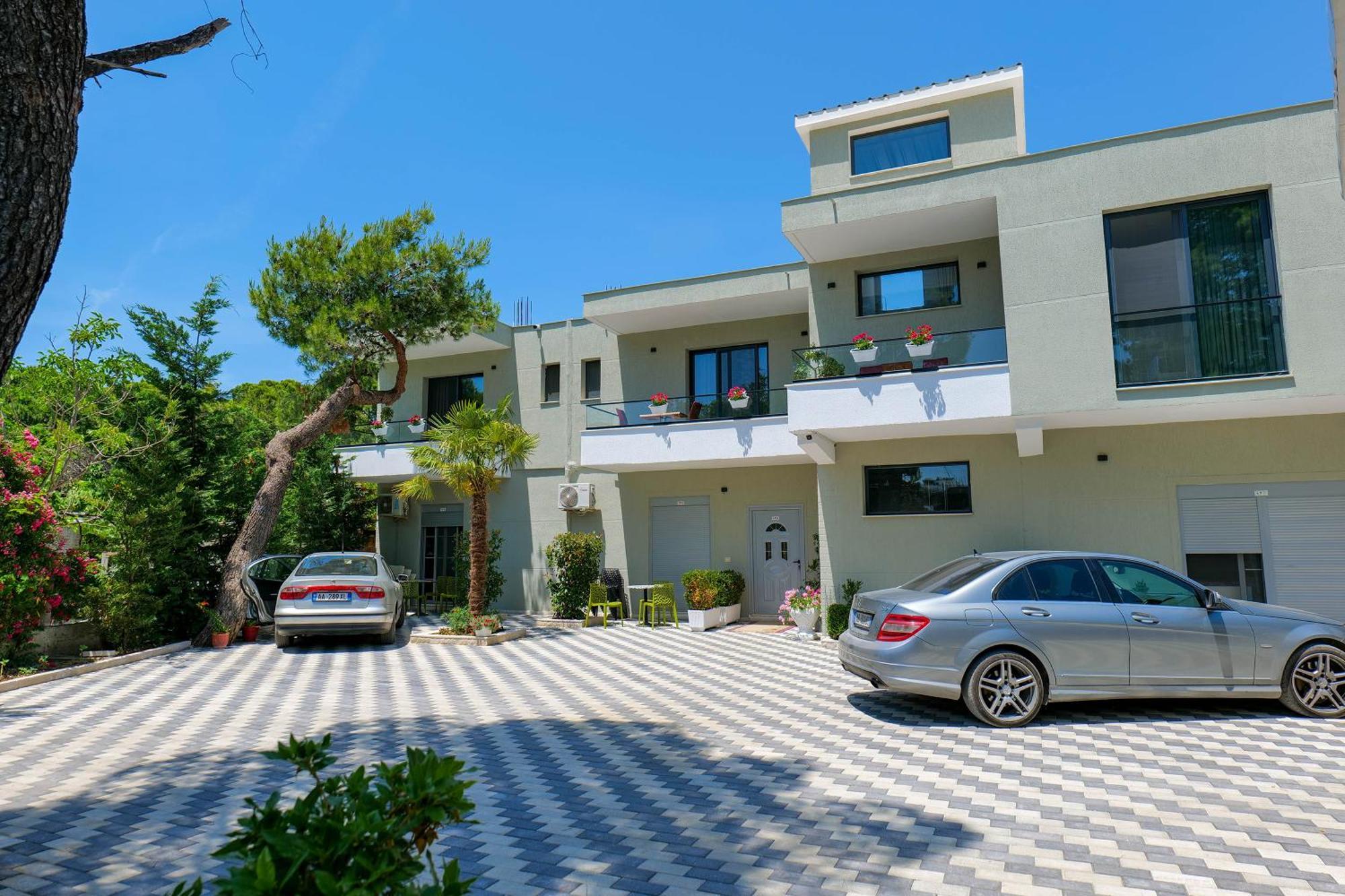 Hotel Celaj Vlorë 外观 照片