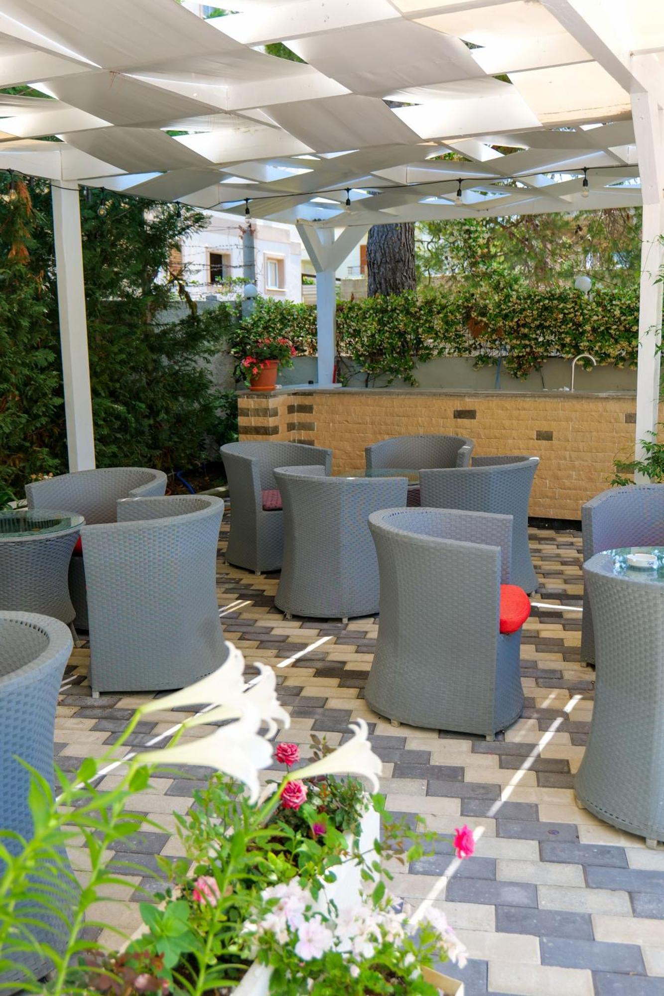 Hotel Celaj Vlorë 外观 照片