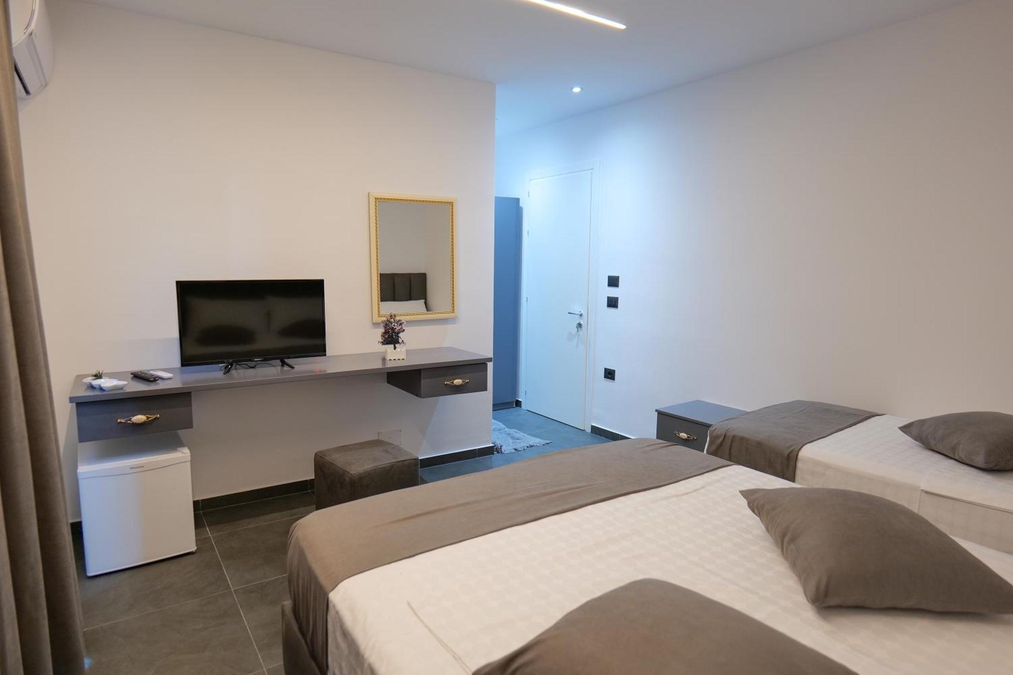 Hotel Celaj Vlorë 外观 照片