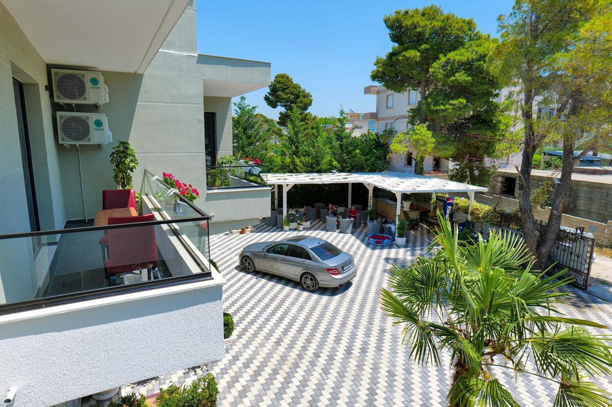 Hotel Celaj Vlorë 外观 照片