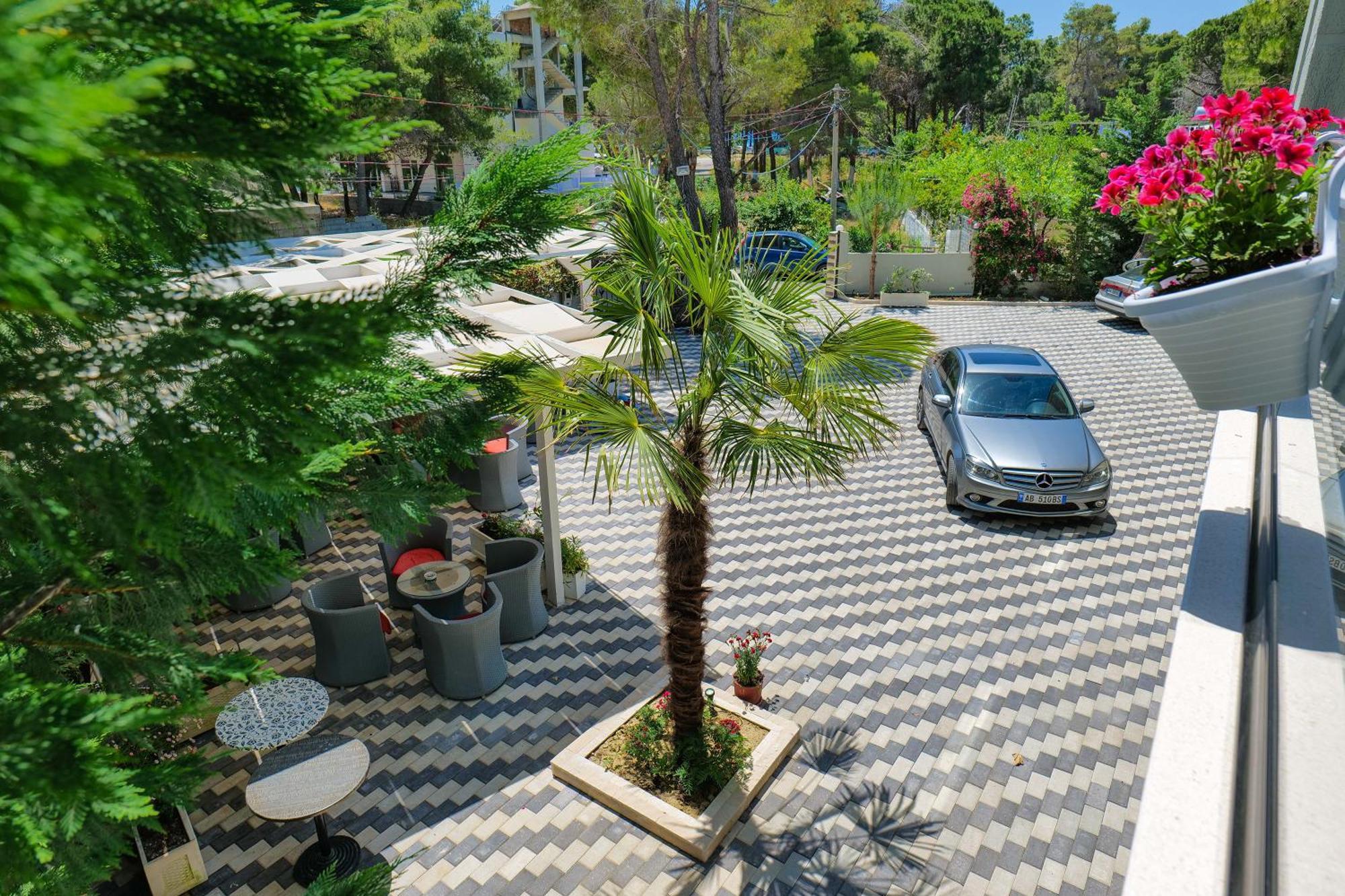 Hotel Celaj Vlorë 外观 照片