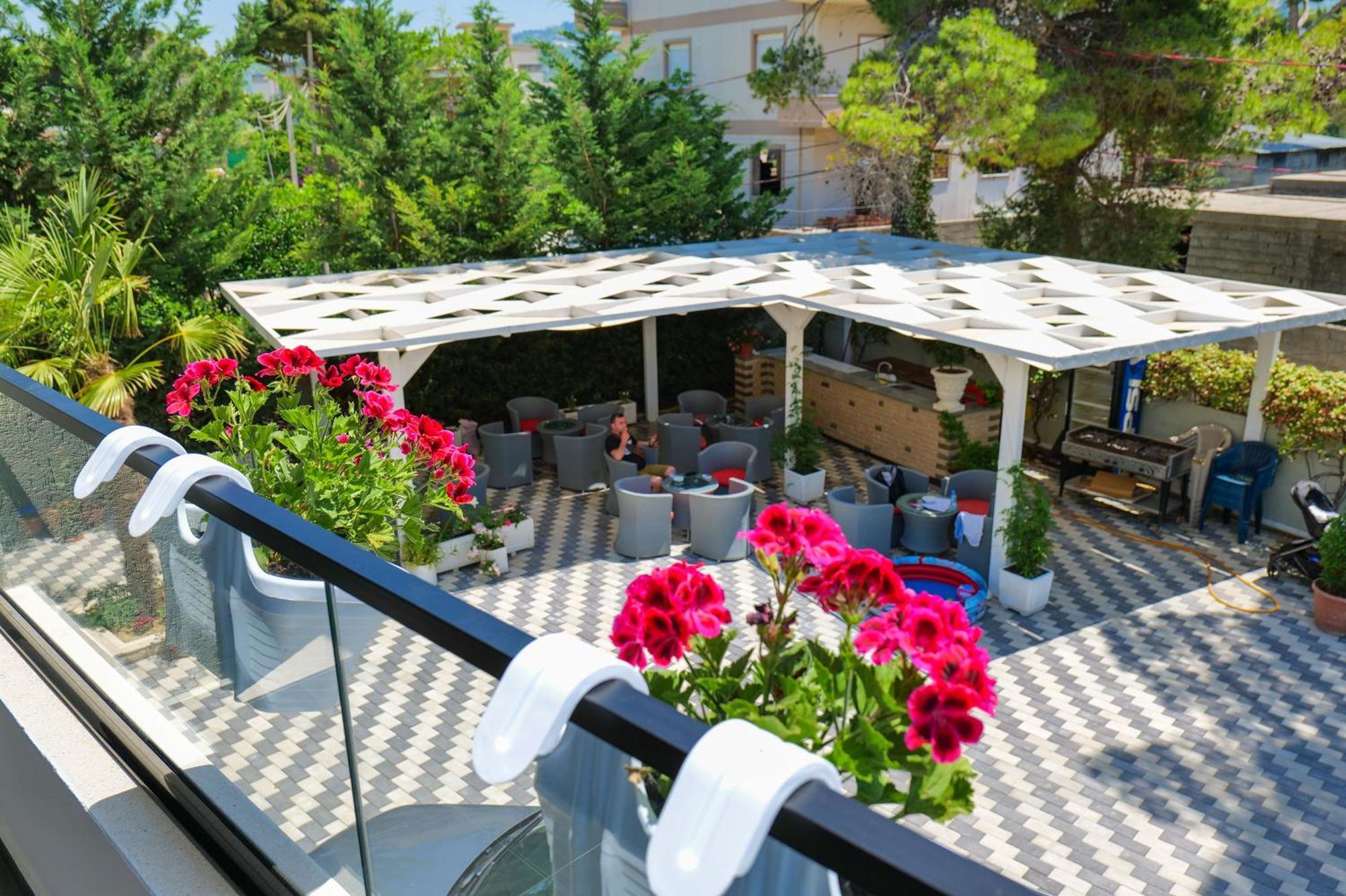 Hotel Celaj Vlorë 外观 照片