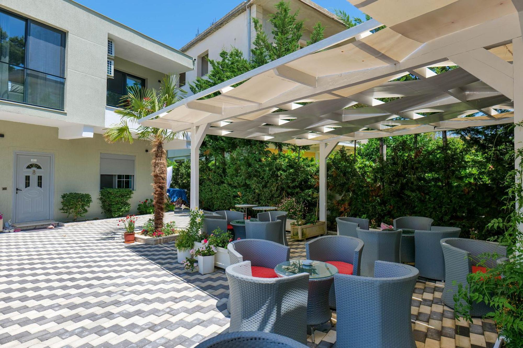 Hotel Celaj Vlorë 外观 照片
