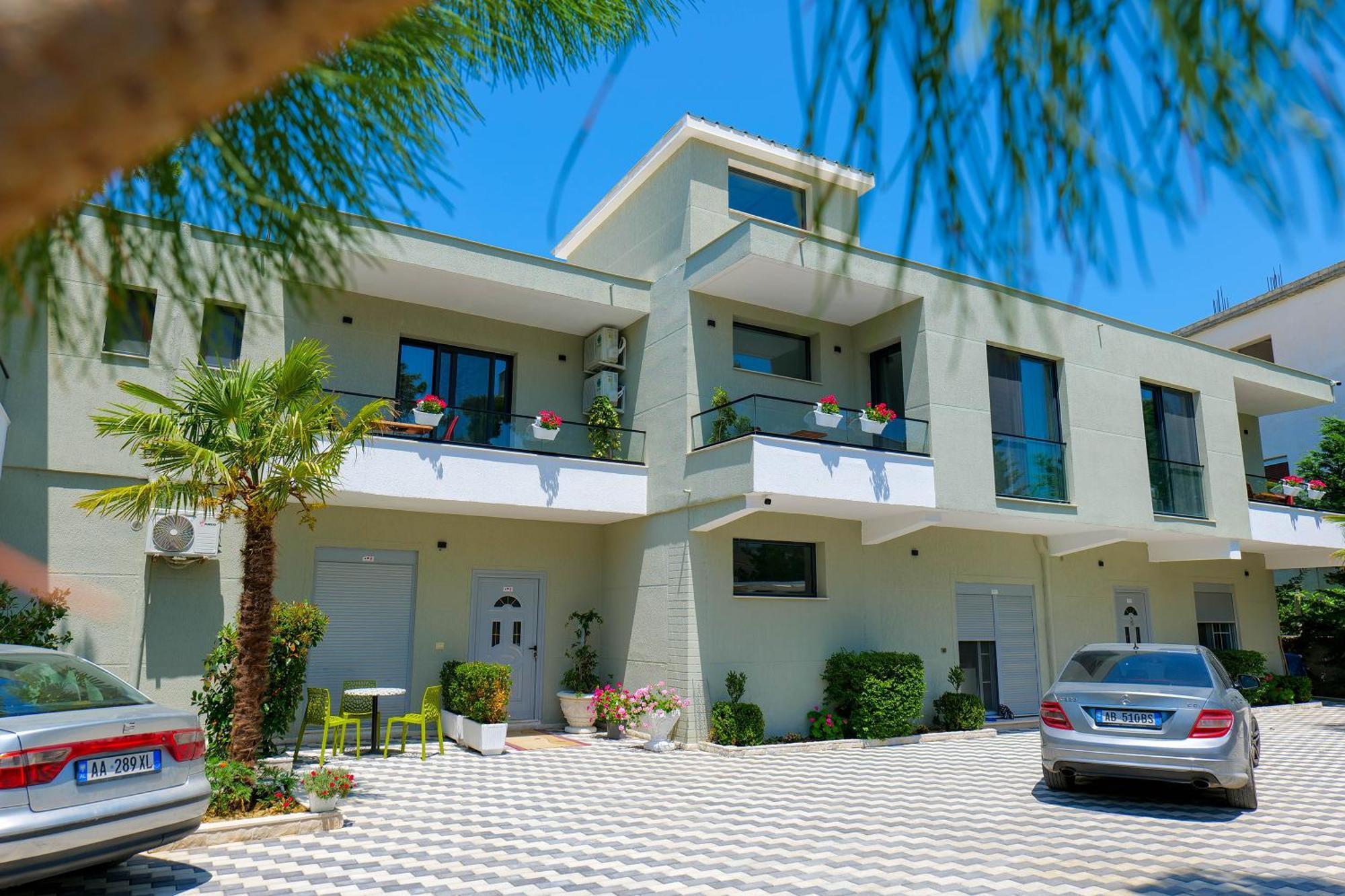 Hotel Celaj Vlorë 外观 照片